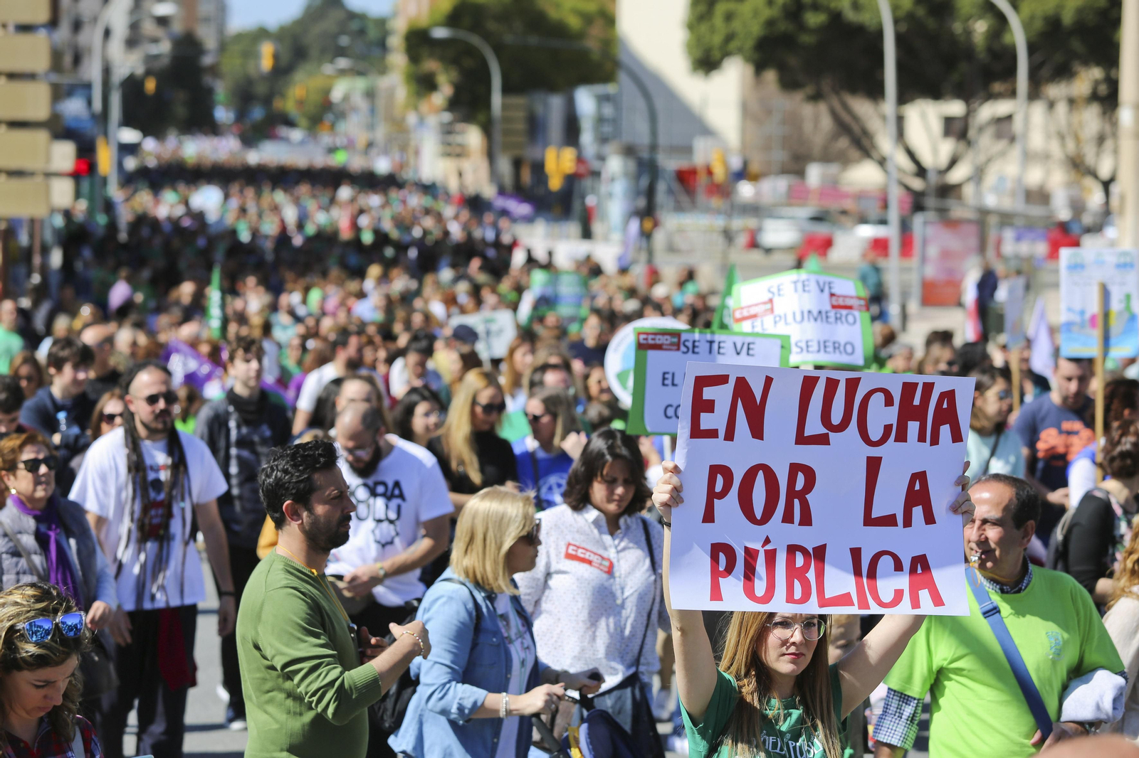 La manifestación por la huelga educativa en Málaga, en fotos