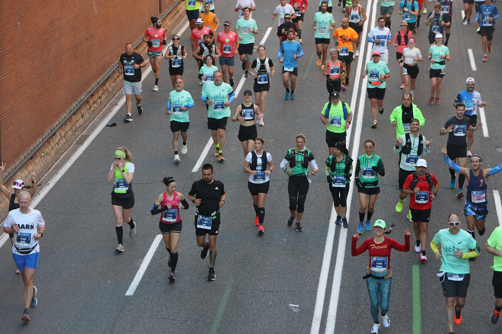 Búscate en la Zurich maratón de Sevilla