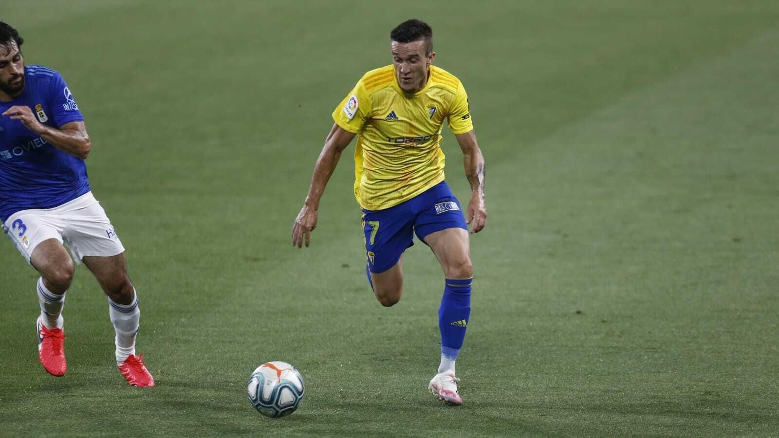 Las imágenes del Cádiz-Oviedo