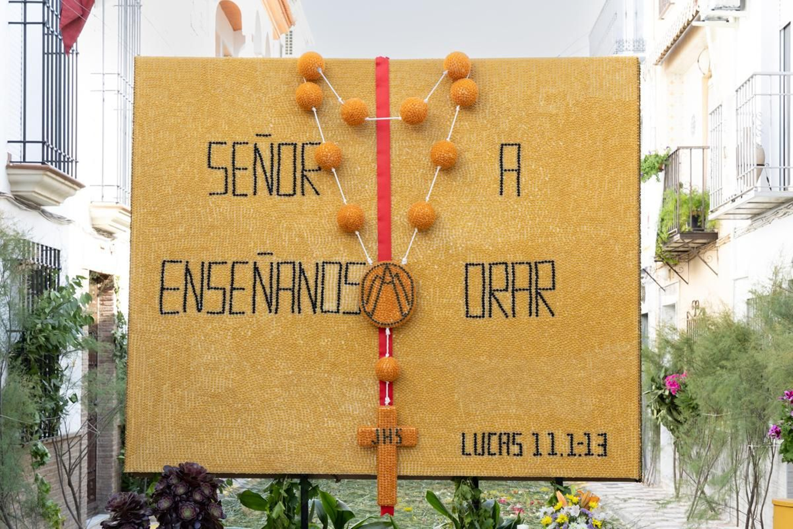 Los vecinos de Villardompardo exponen las obras de su Corpus un año más, en imágenes