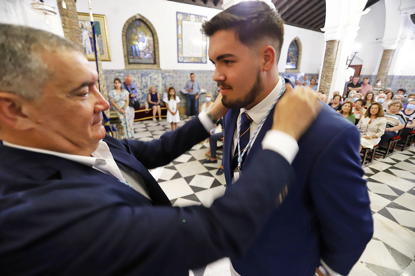 Imágenes de la Santa misa e imposición de medallas a los nuevos hermanos en la CInta