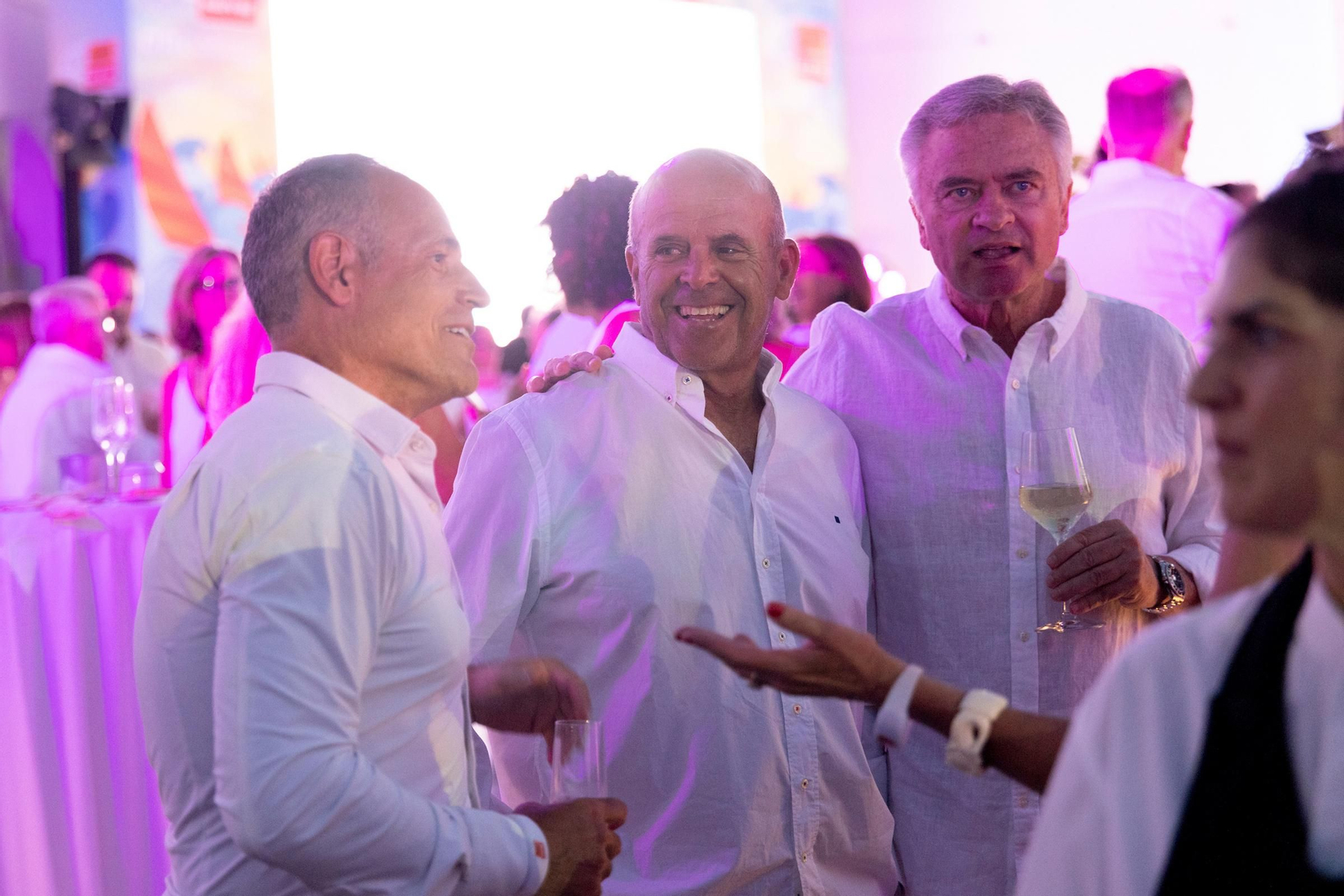 Búscate en el Cóctel de Blanco de la Copa del Rey Mapfre de vela