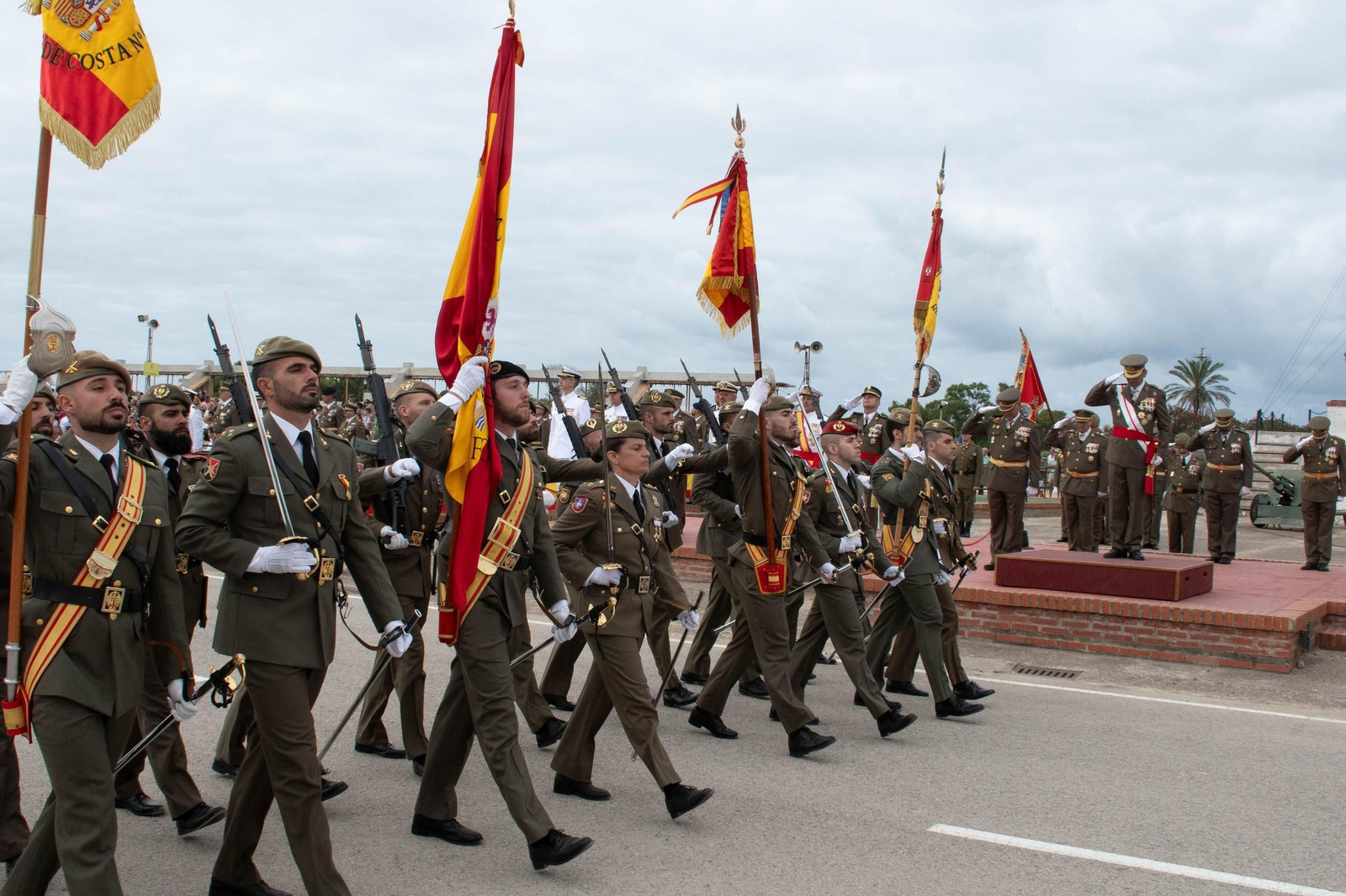 Imágenes de la jura de bandera del primer ciclo de 2025 en el Centro de Formación de Tropa 2 de San Fernando