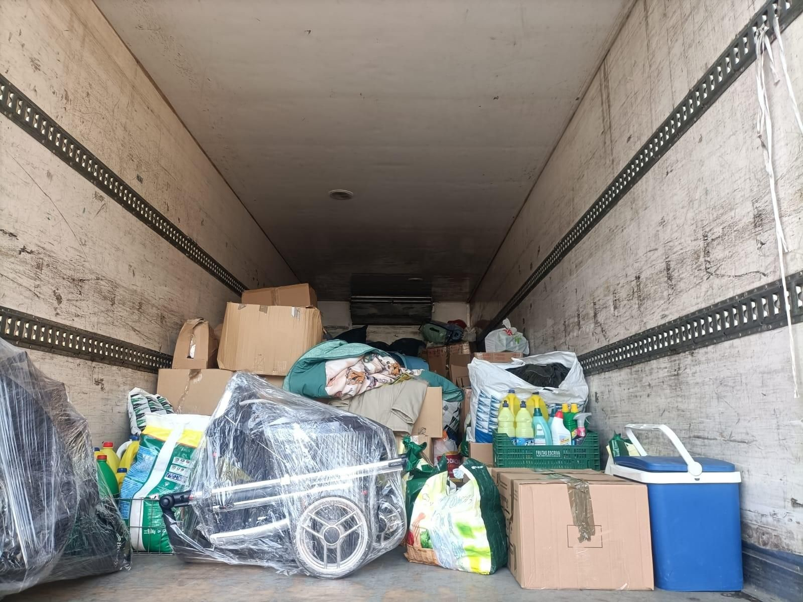 Un camión de Torralva con donaciones que se han recogido este fin de semana. Un camión de Torralva con donaciones que se han recogido este fin de semana.