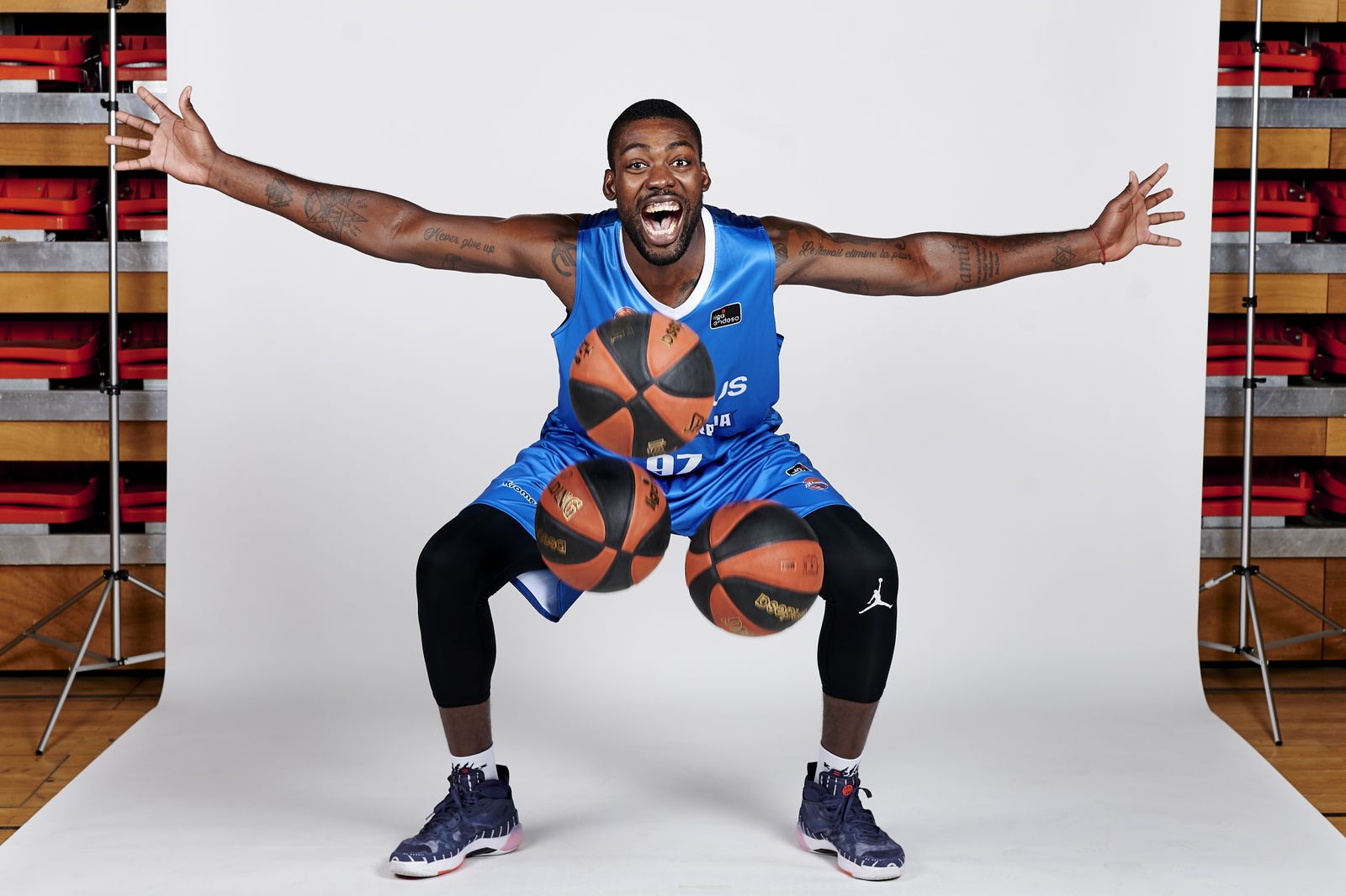 El hueco de Viny Okouo