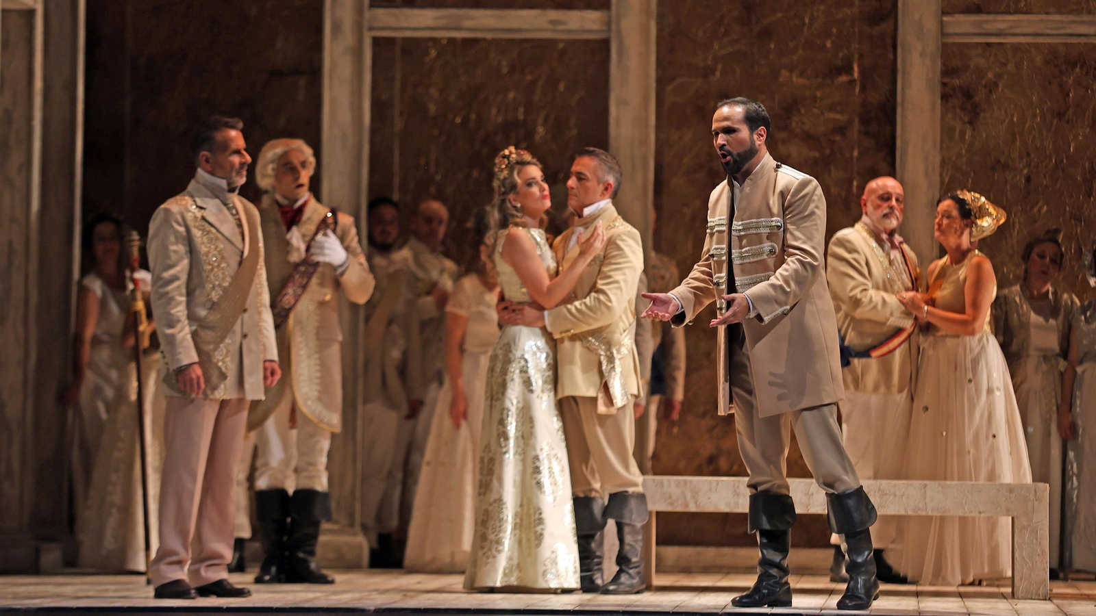 Imágenes de la ópera 'Don Gil de Alcalá' en el Teatro Villamarta de Jerez