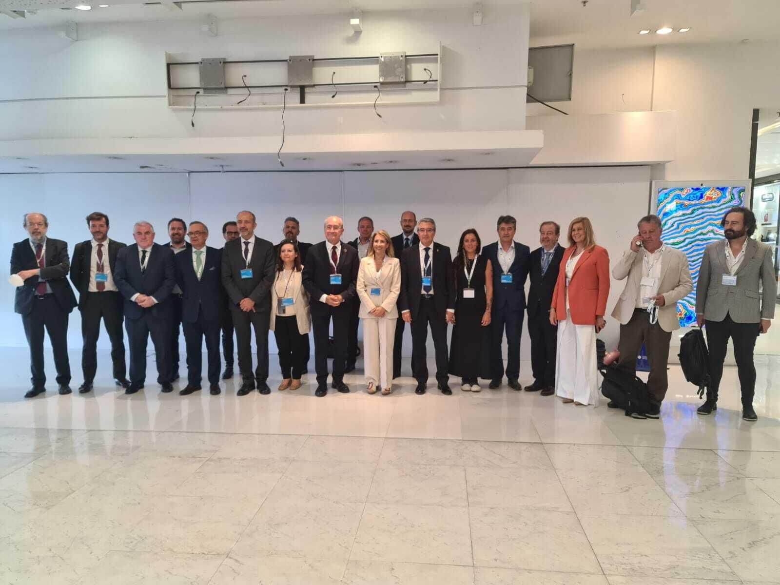 Miembros de la delegación que ha defendido en París la candidatura de Málaga a la Expo de 2027.