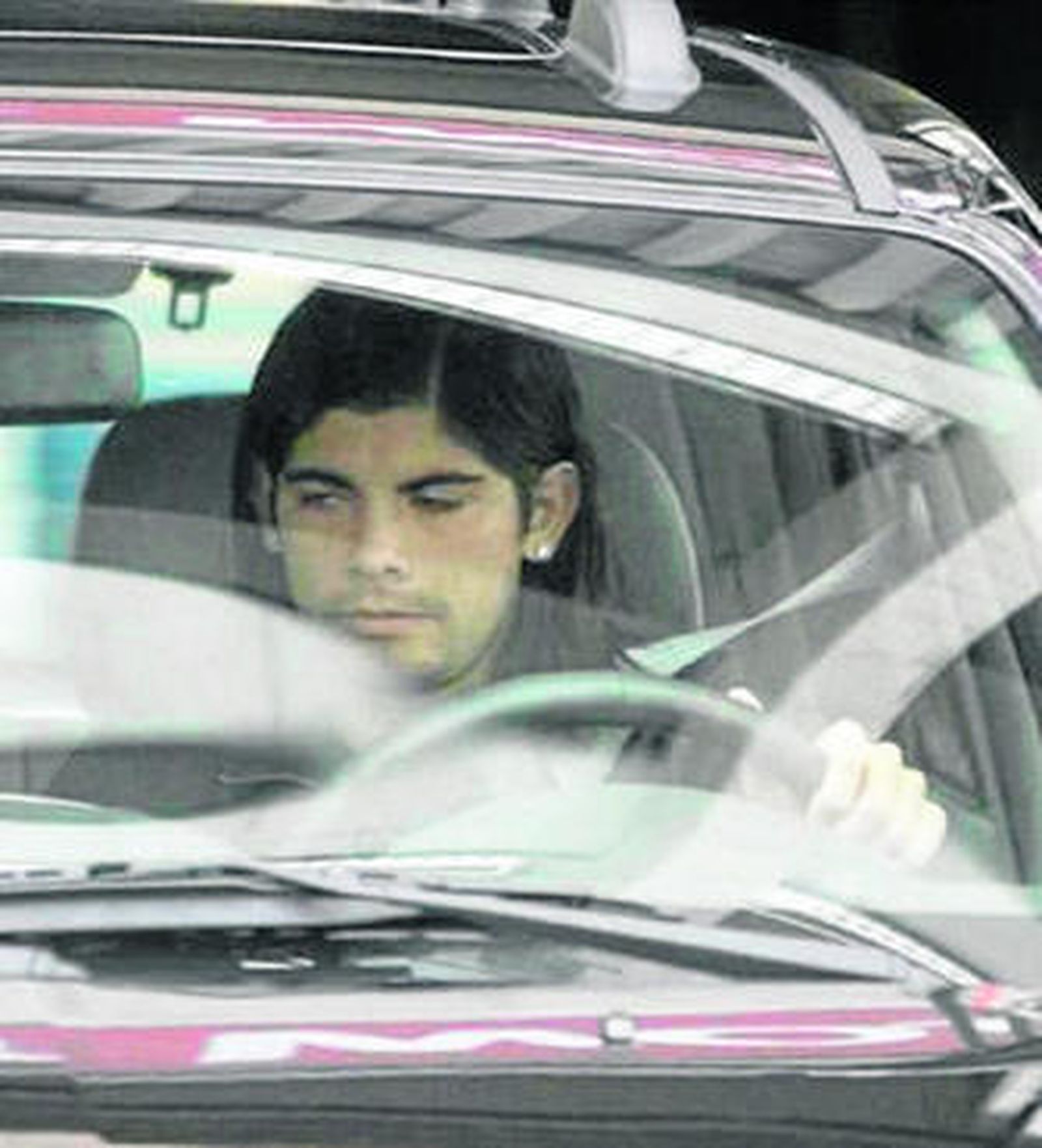 Ever Banega, en su coche tras una sesión de entrenamiento.