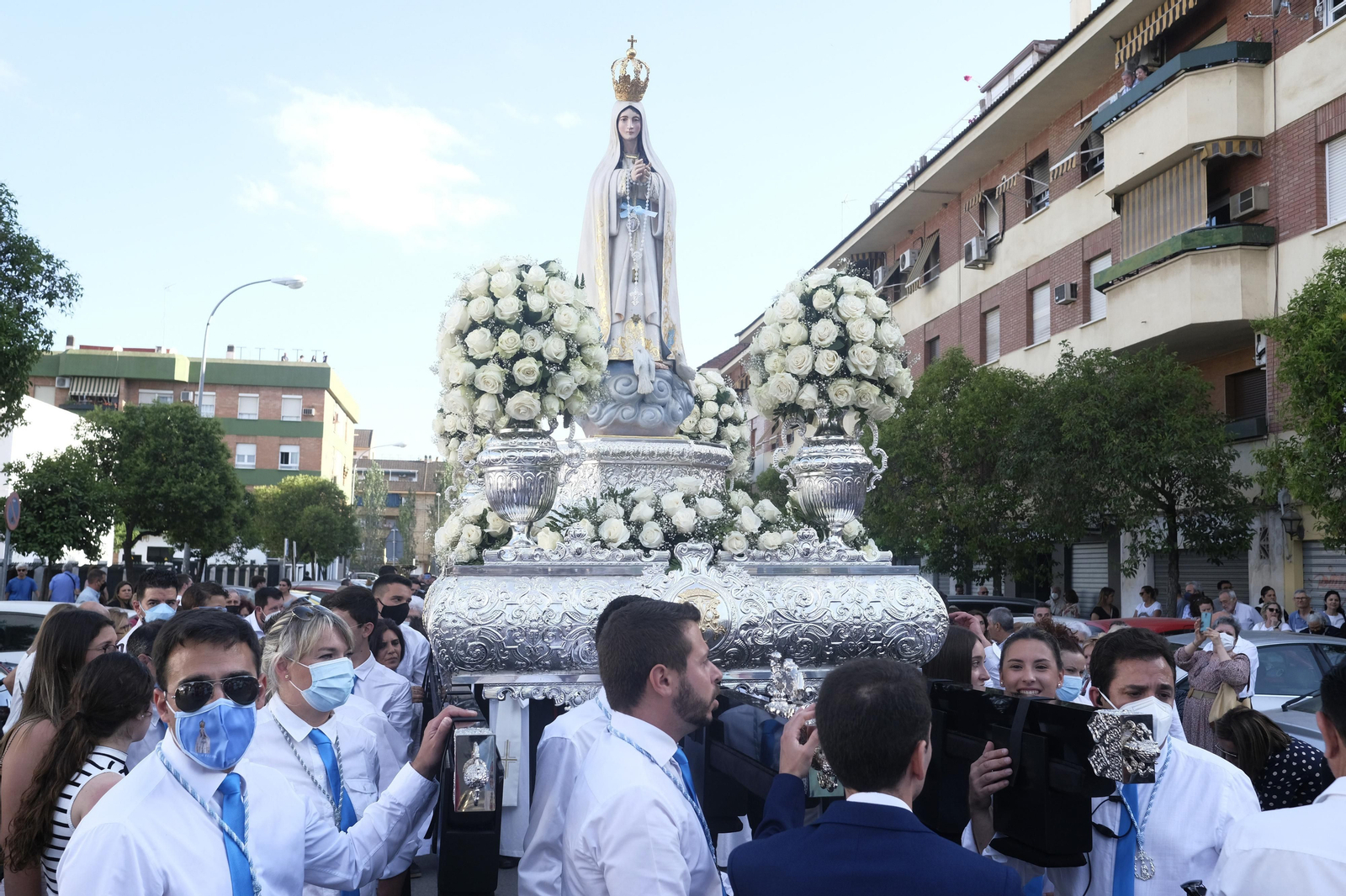 La procesión de la Virgen de Fátima de Córdoba, en imágenes