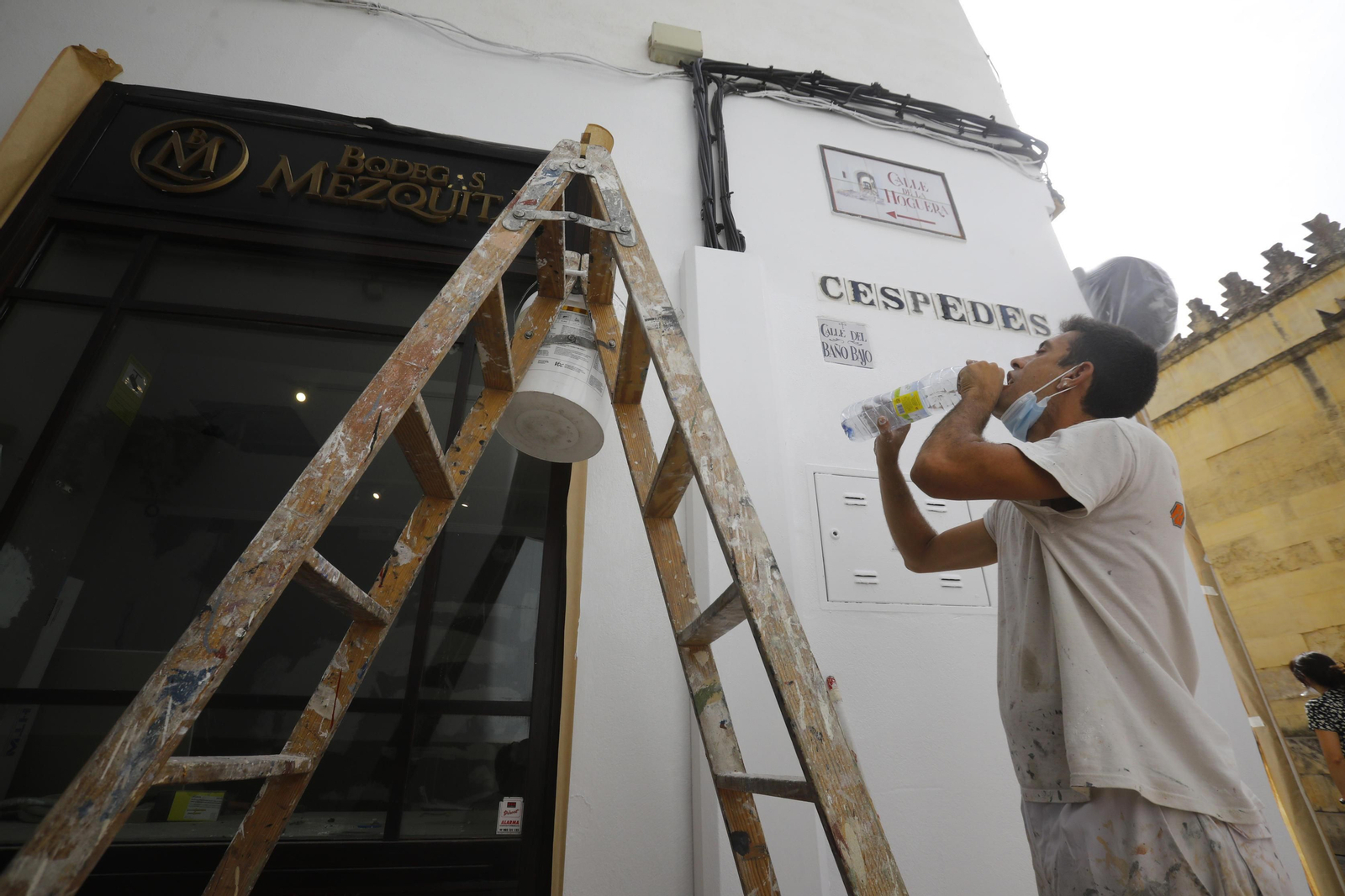 Las fotografías de los cordobeses que trabajan en primera línea del calor