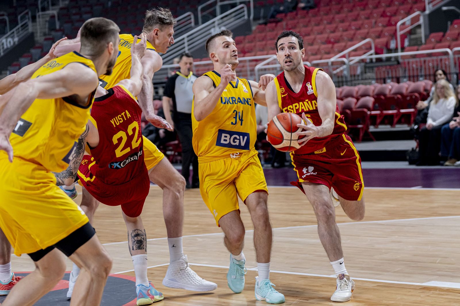 Las mejores fotos del Ucrania-España de baloncesto