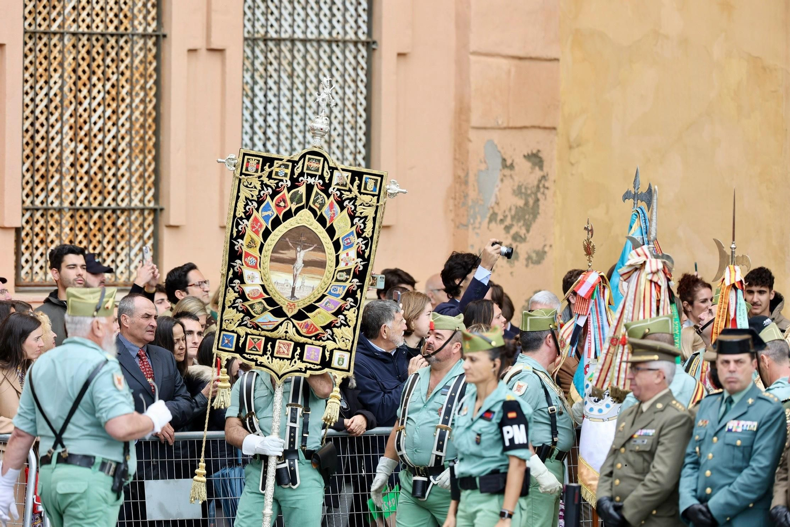 Las fotos de la Legión en el traslado del Cristo de Mena en Málaga este Jueves Santo Las fotos de la Legión en el traslado del Cristo de Mena en Málaga este Jueves Santo