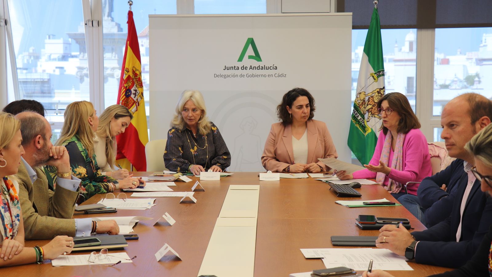 La reunión de la Comisión de Ordenación del Territorio, presidida por Mercedes Colombo.