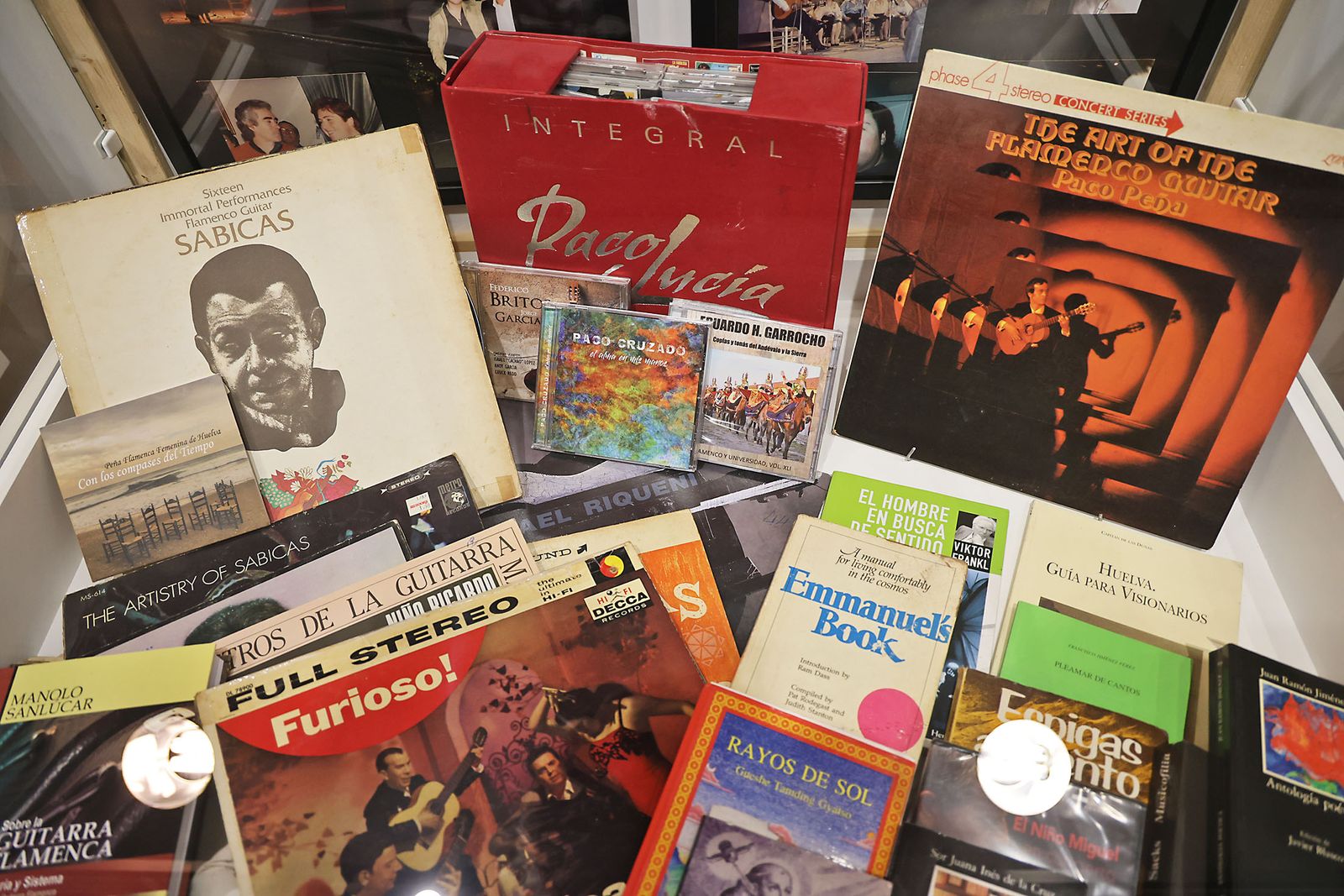 Inauguración de la exposición 'José Luis de la Paz. Una vida, una guitarra'