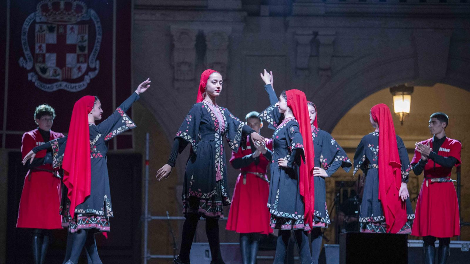 Gran puesta en escena del grupo de Georgia.