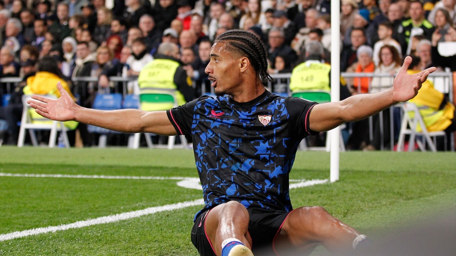 Badé protesta una acción en el césped.