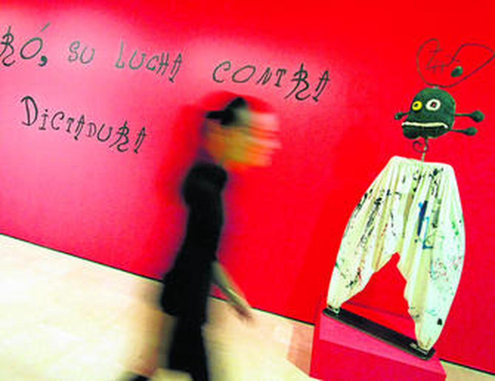 Uno de los 'ninots' creados por Miró para 'Mori El Merma', en la Fundación Picasso.