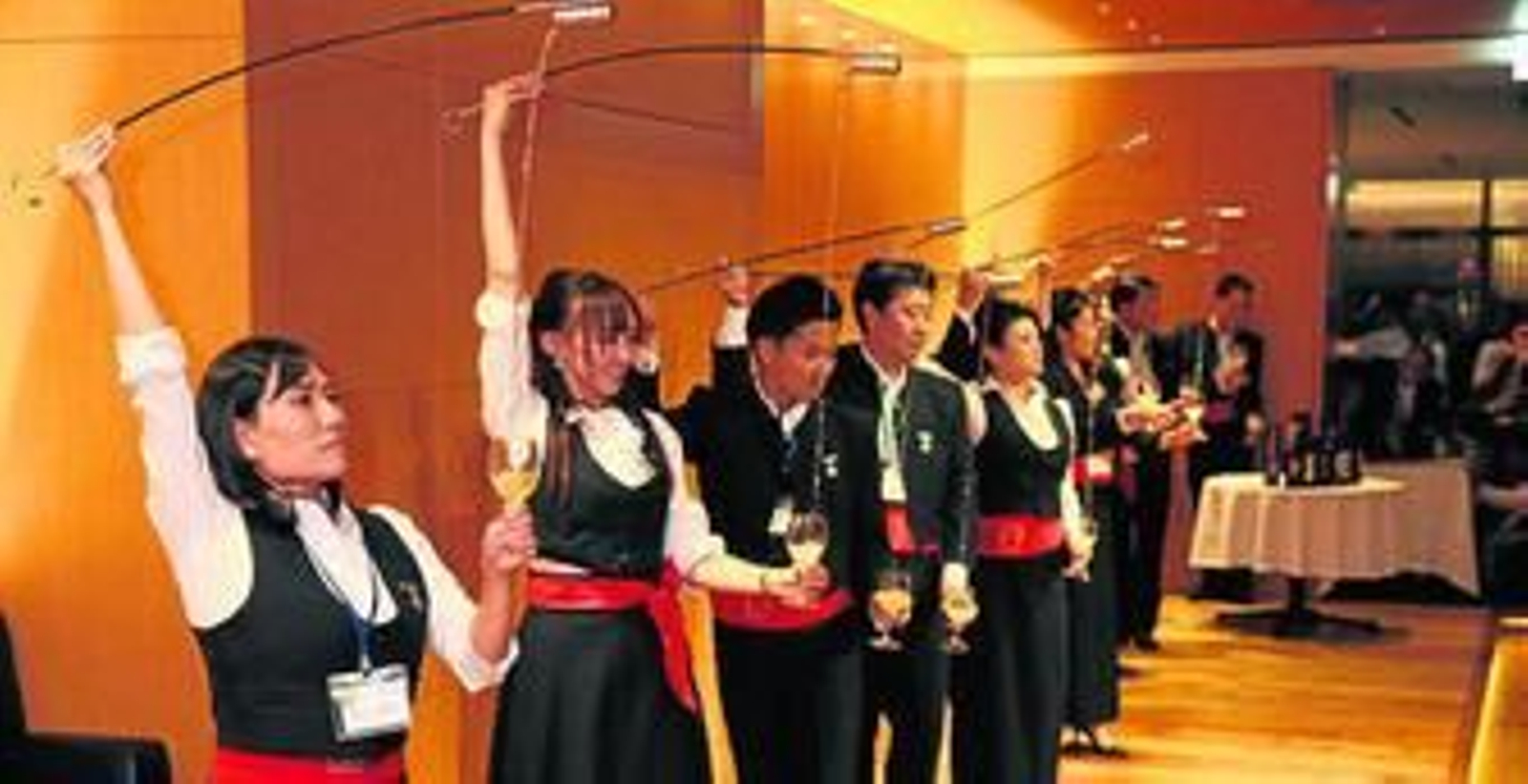 Aspirantes al título de 'Venenciador Oficial de los Vinos de Jerez' del Consejo, durante su participación en el concurso.