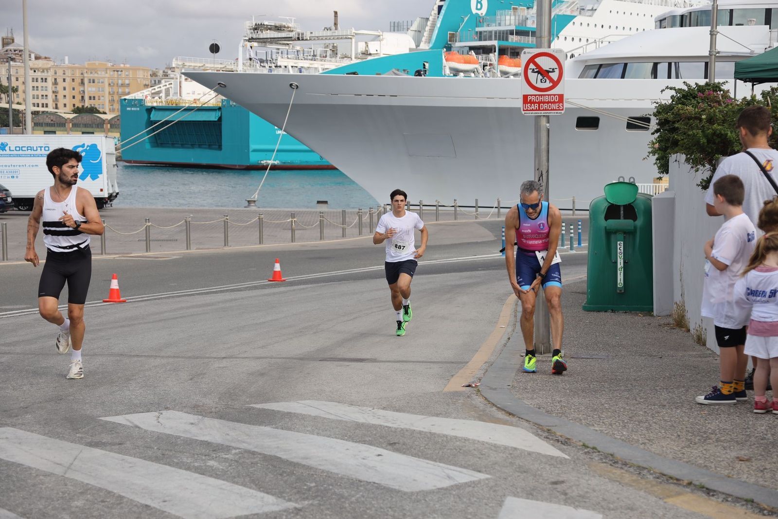 Las fotos de la 3ª carrera solidaria Memorial Vicente Granados en Málaga