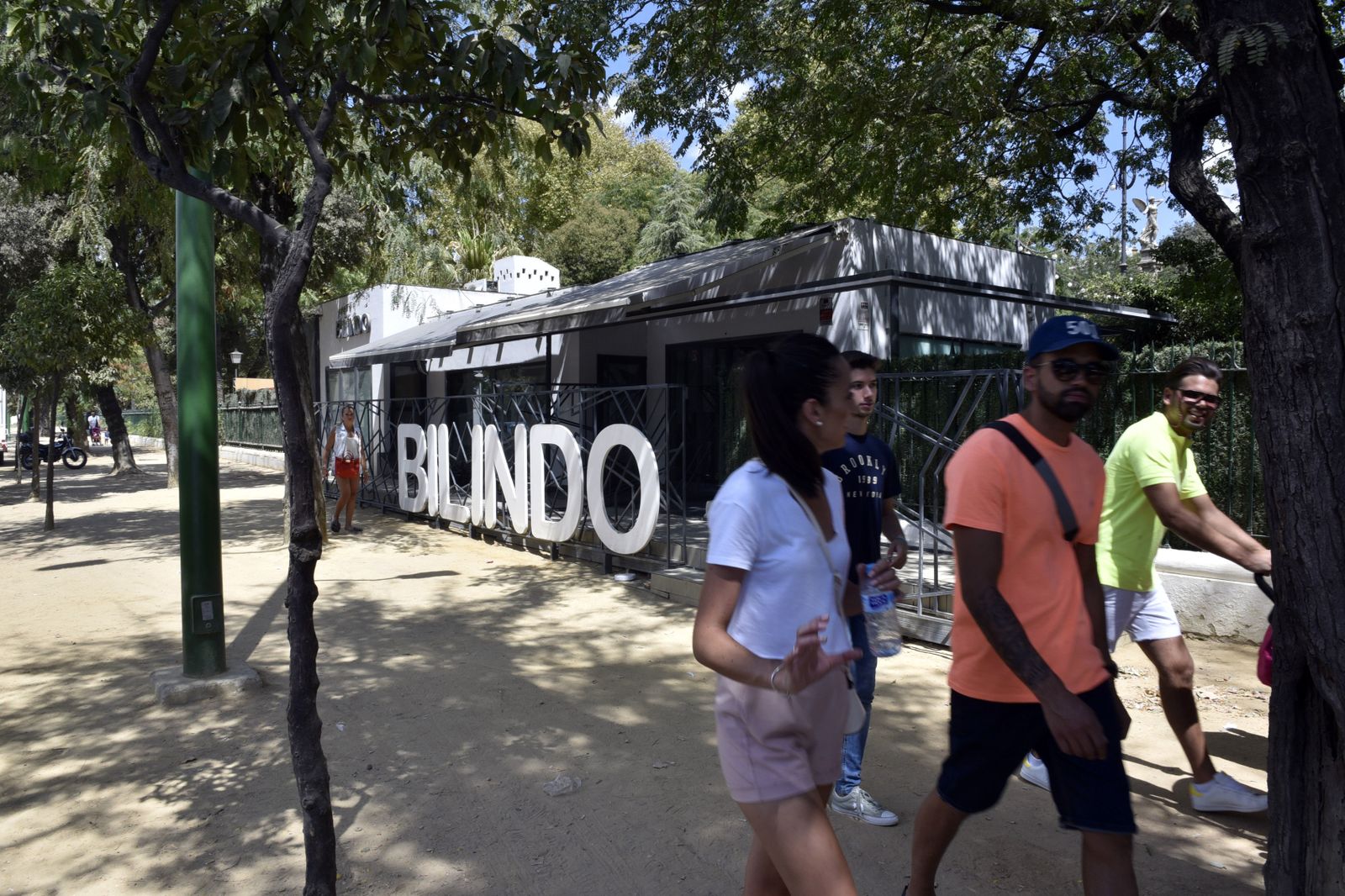 Los técnicos observaron durante la inspección realizada hace un año que la plataforma de entrada al bar Bilindo incumple la normativa de accesibilidad.