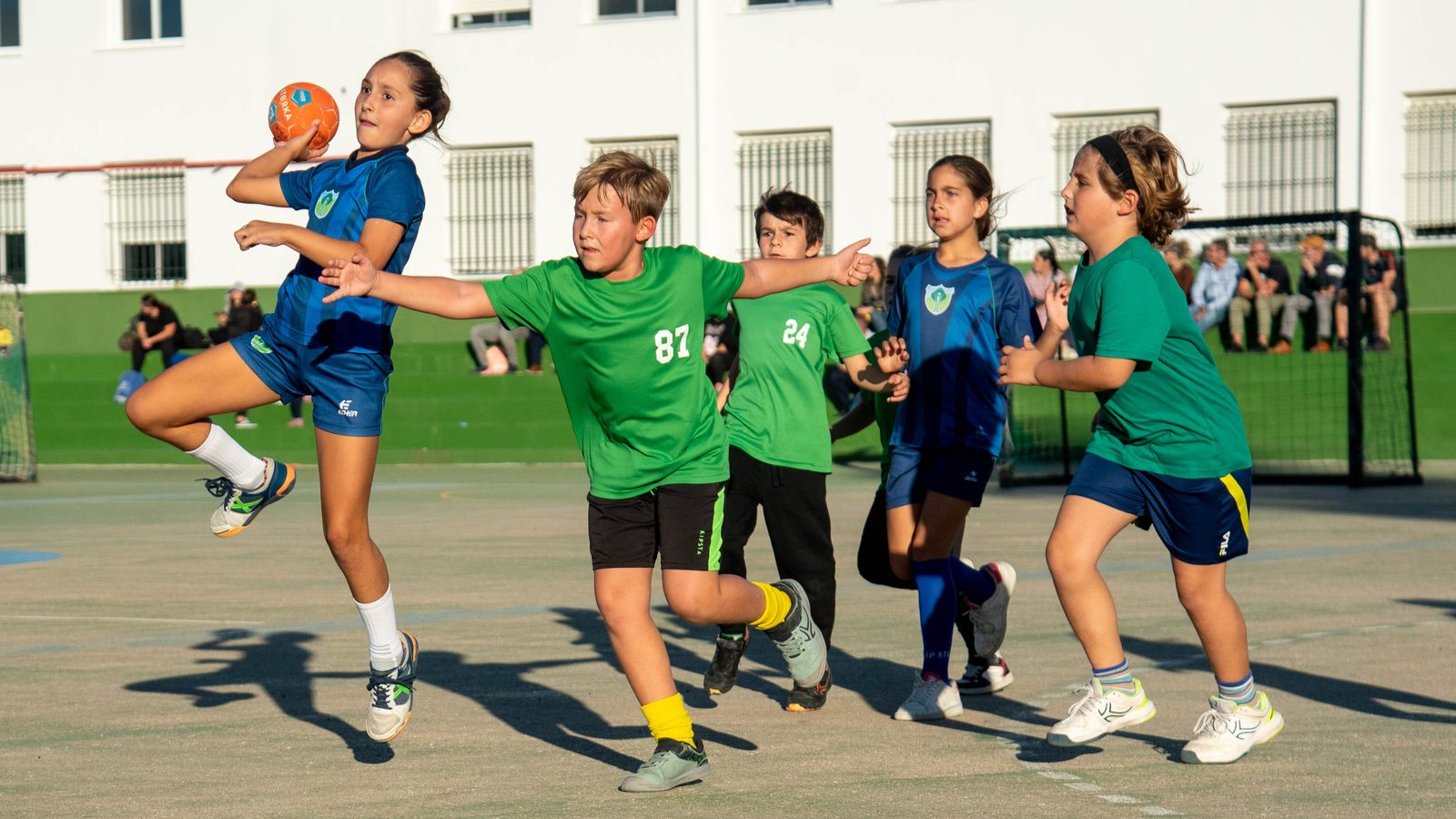 La fotos de los Juegos Municipales de Balonmano en el colegio Los Pinos