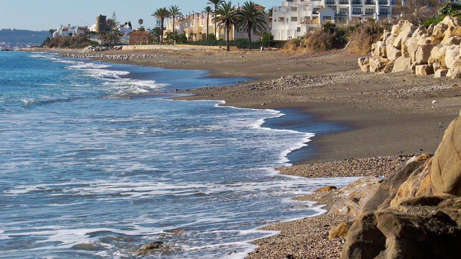 Vistas de las playas cercanas al complejo naturista de Estepona Costa Natura. Vistas de las playas cercanas al complejo naturista de Estepona Costa Natura.