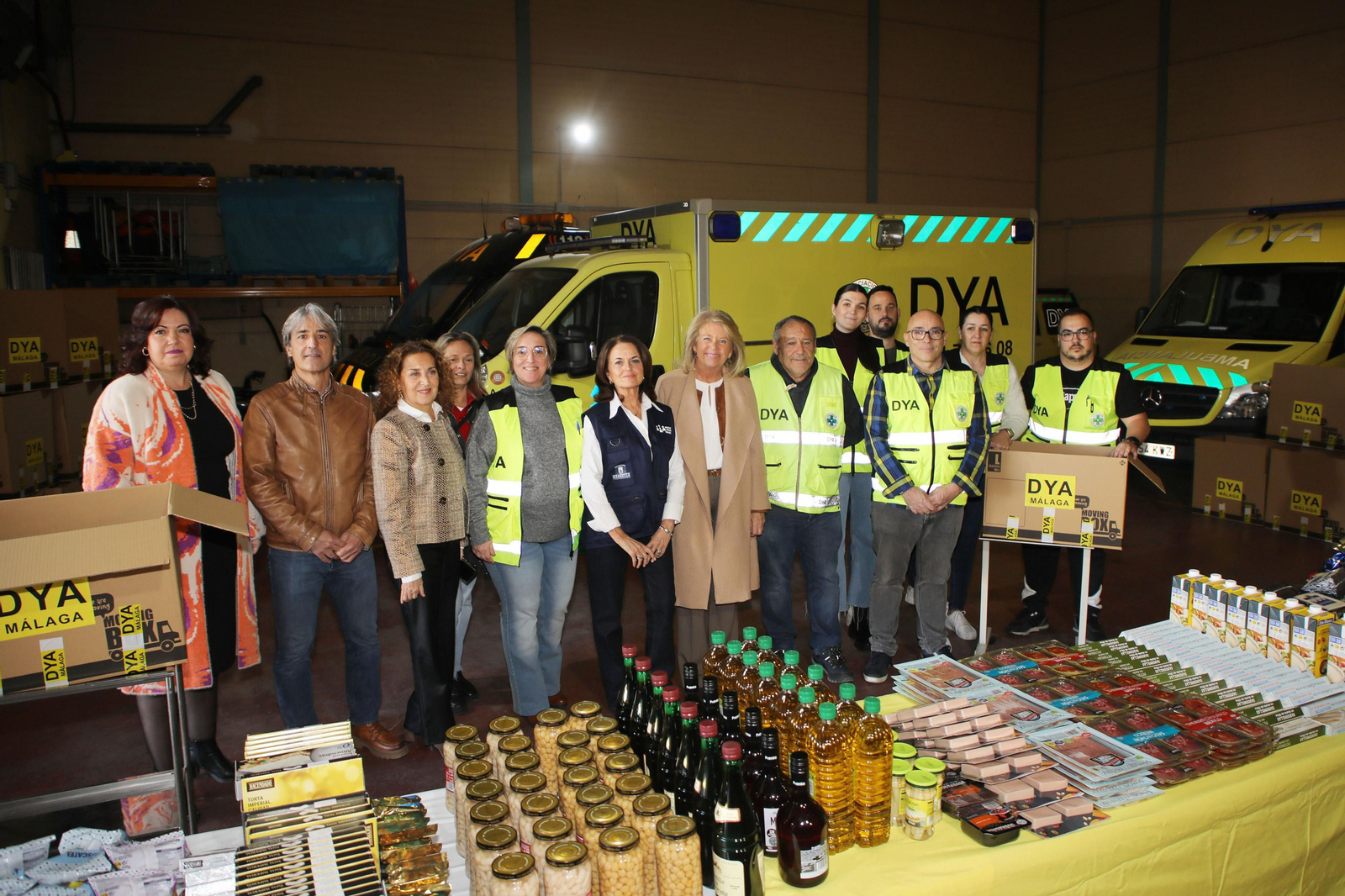 La visita institucional a la nave de la asociación DYA.