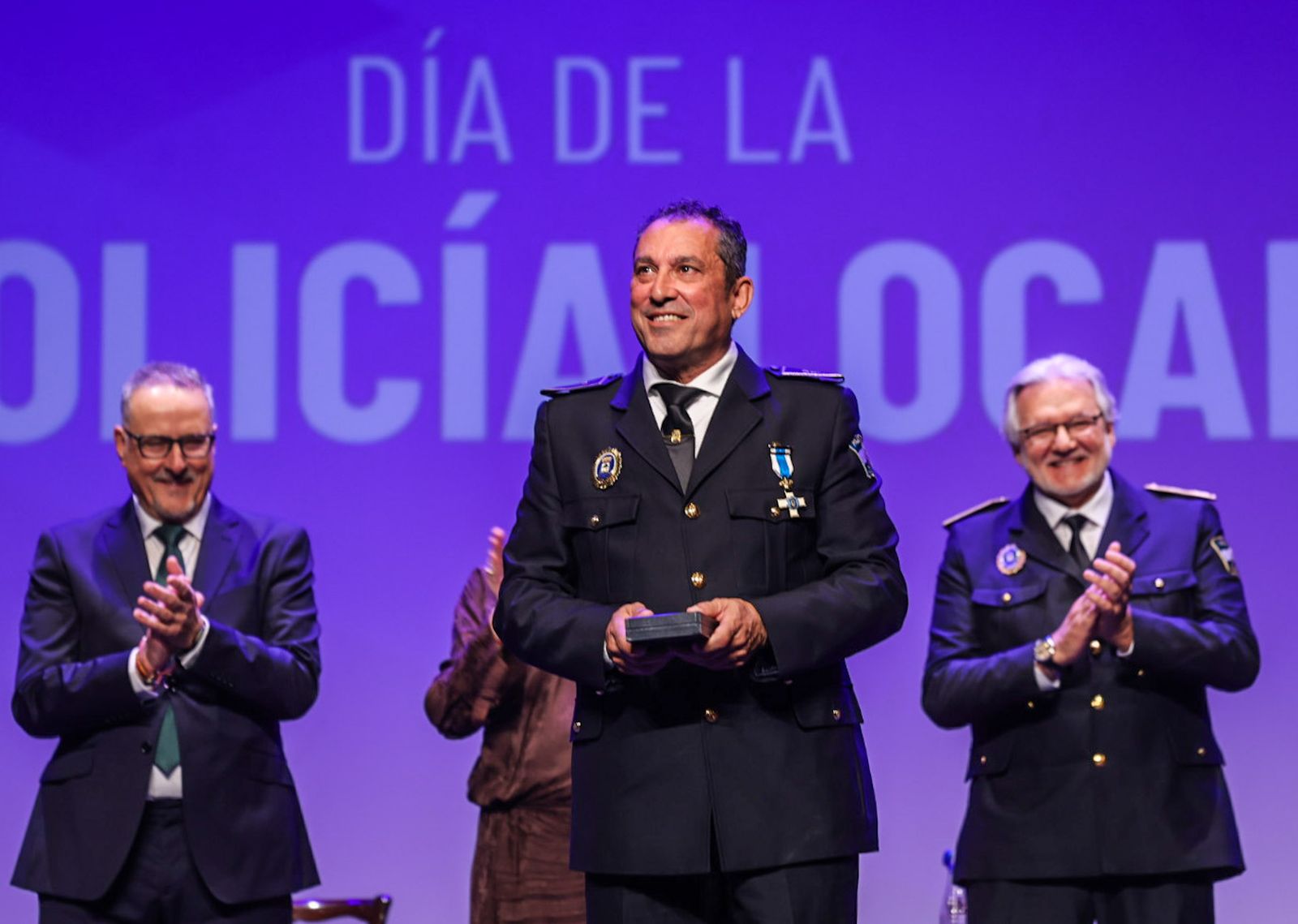 Fotografías de la entrega de honores y distinciones del Día de la Policía Local