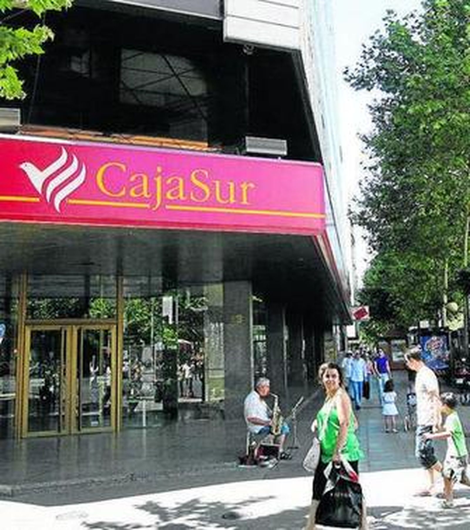 Sede de Cajasur en Ronda de los Tejares.