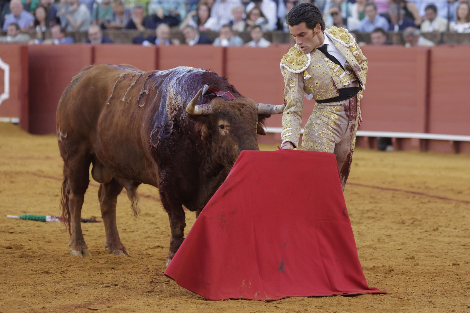Las imágenes de la tercera de abono en la Maestranza de Sevilla