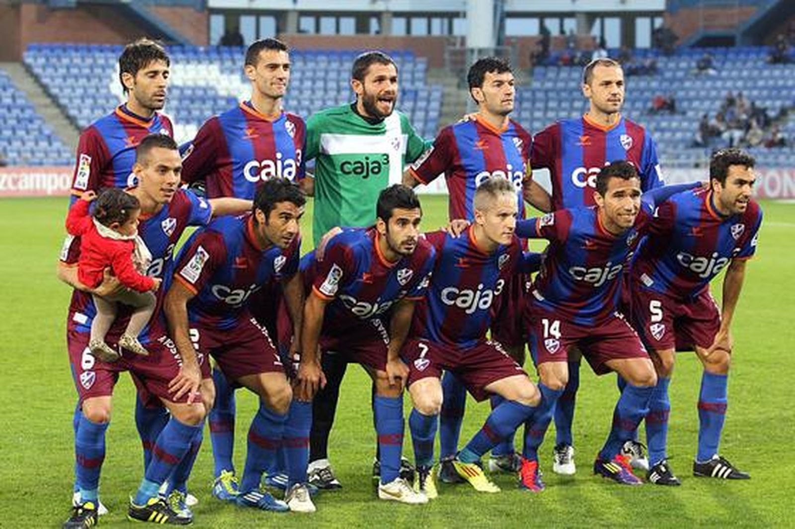 El Recreativo no pasa del empate en casa ante el Huesca. / Espínola