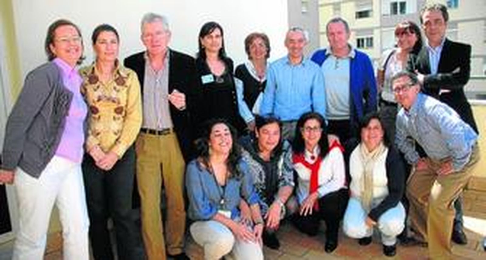El equipo de profesionales, posando el viernes en el centro de salud.