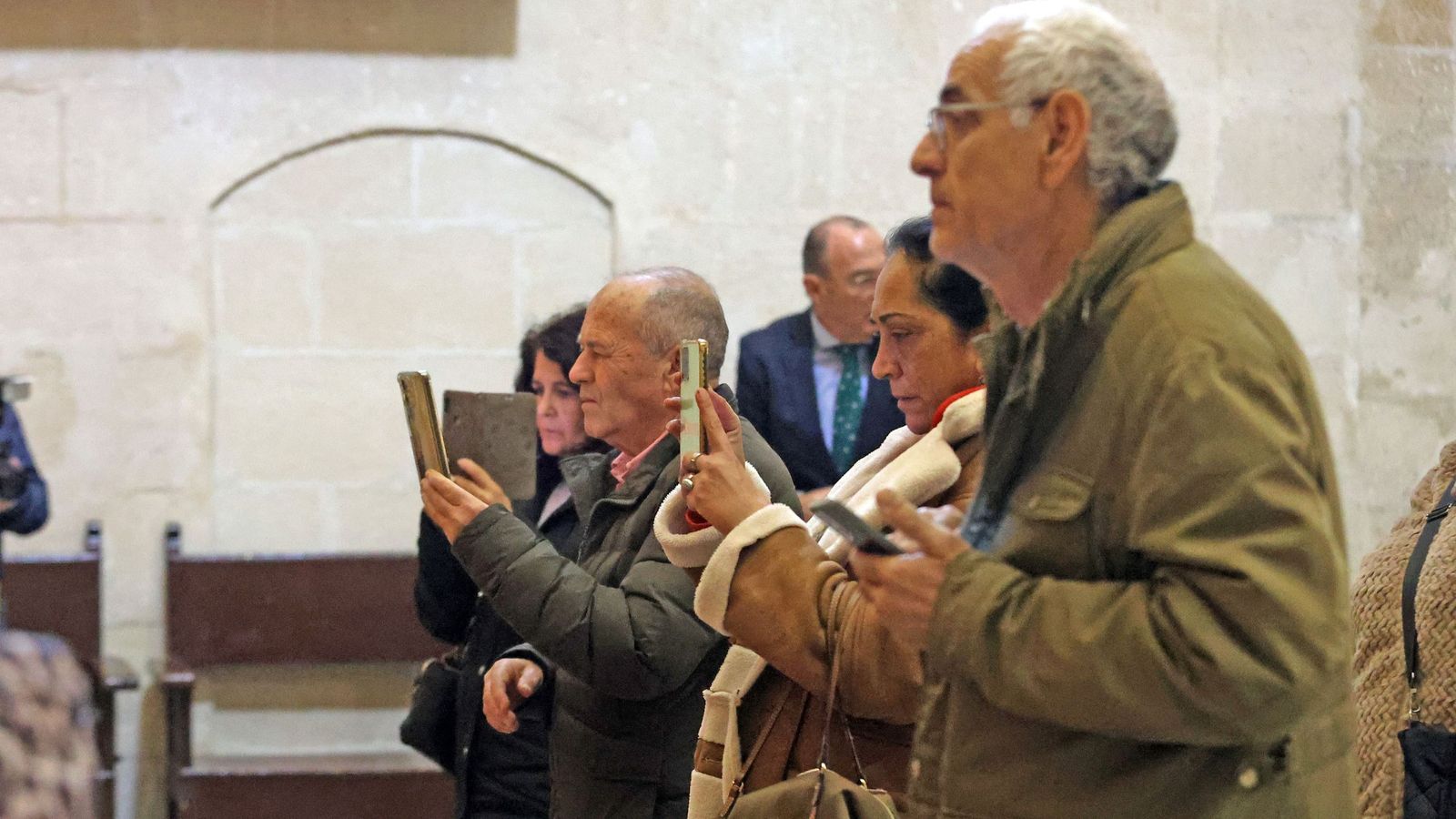 Las imágenes del Miércoles de Ceniza en Jerez: Veneraciones en San Miguel, San Lucas, San Francisco y Capuchinos