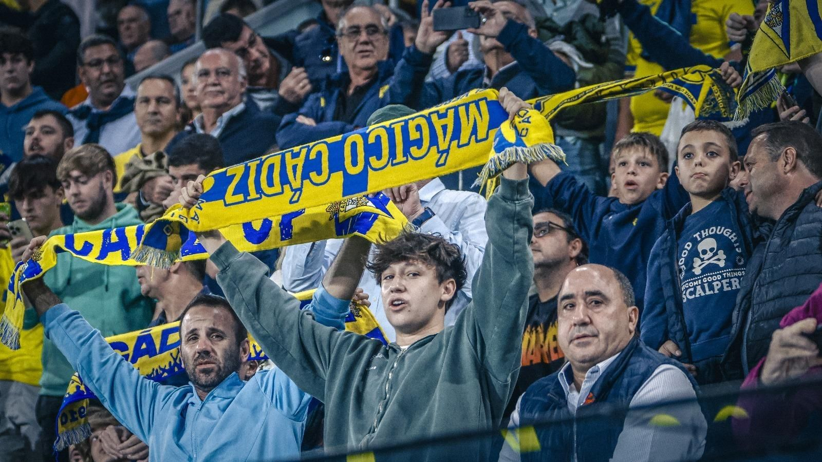 Búscate entre las imágenes del partido Cádiz Cf - Sevilla