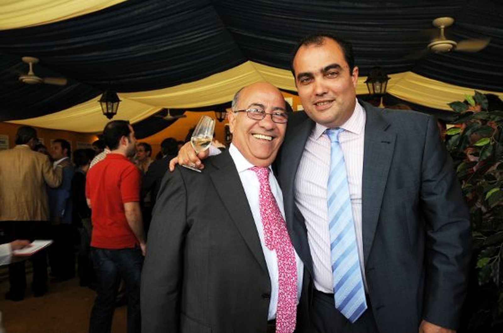 El hostelero Faustino Rodríguez junto al Director de Diario de Jerez, David Fernández.

Foto: Manuel Mateo