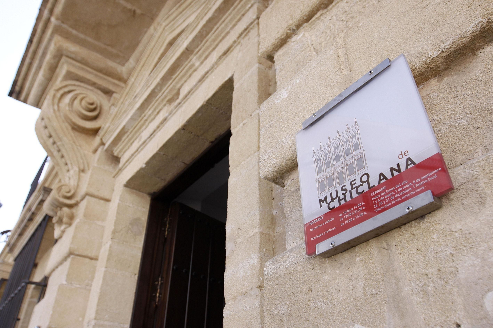 Entrada del Museo de Chiclana, situado en la Plaza Mayor.