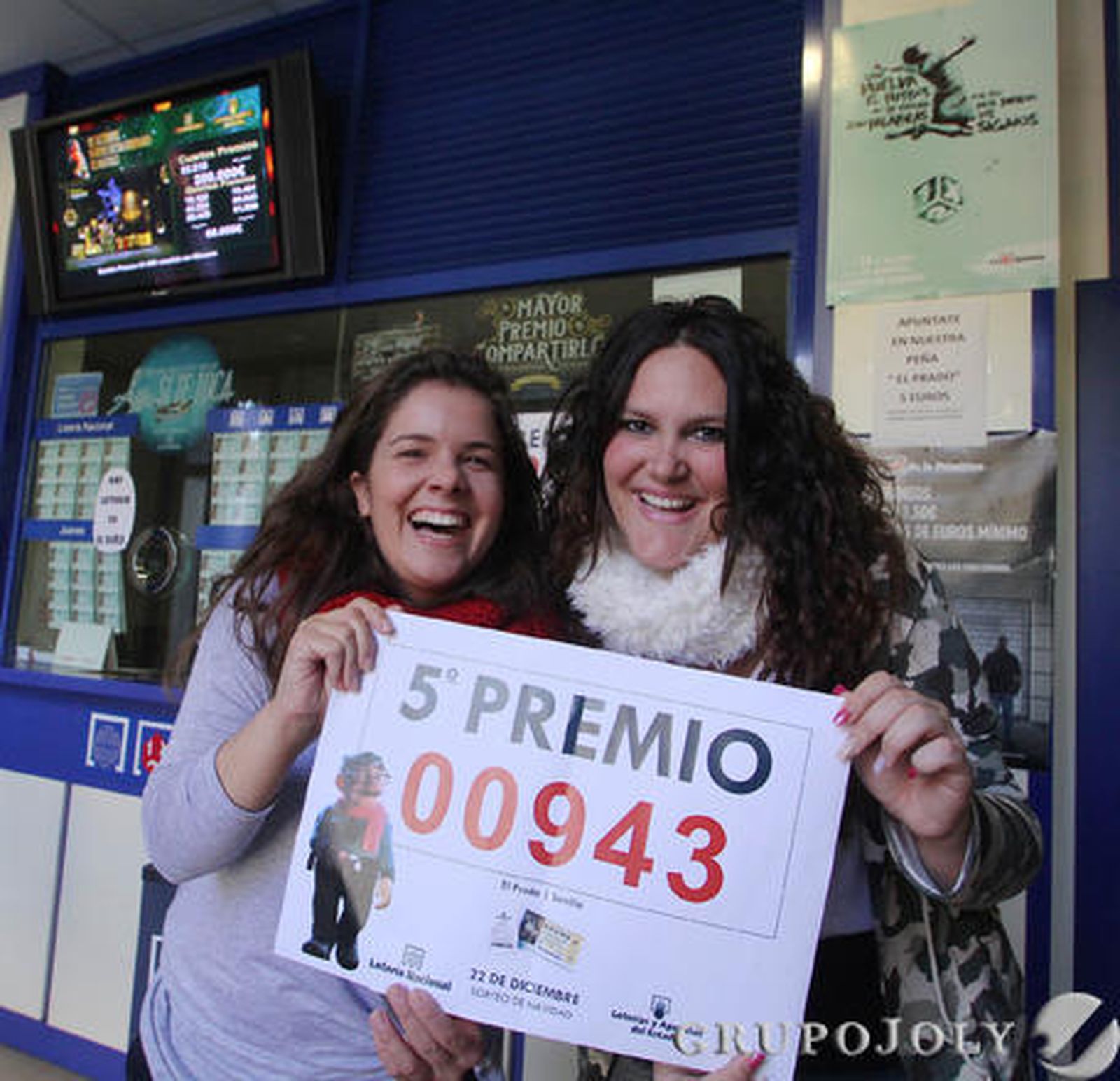 El 00943, uno de los quintos premios, ha caído en la avenida de Málaga.

Foto: Belén Vargas