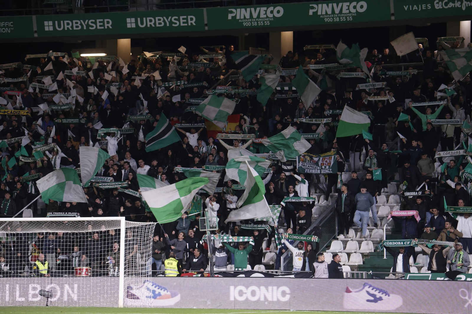 Las mejores fotos del ambiente en el Córdoba CF - Cádiz