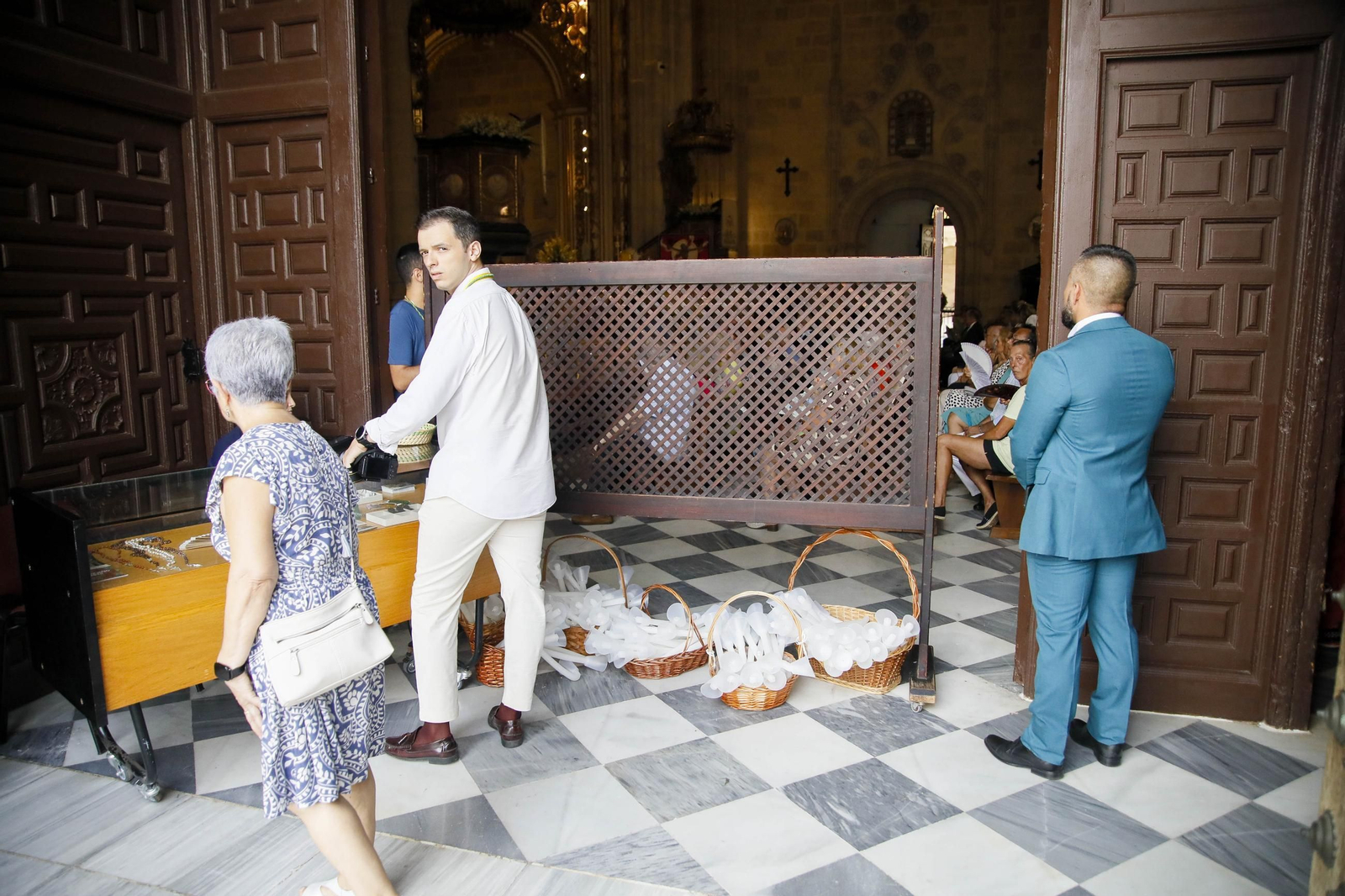 Las imágenes de la santa misa estacional presidida por el obispo de Almería, con la interpretación de Anacrusa