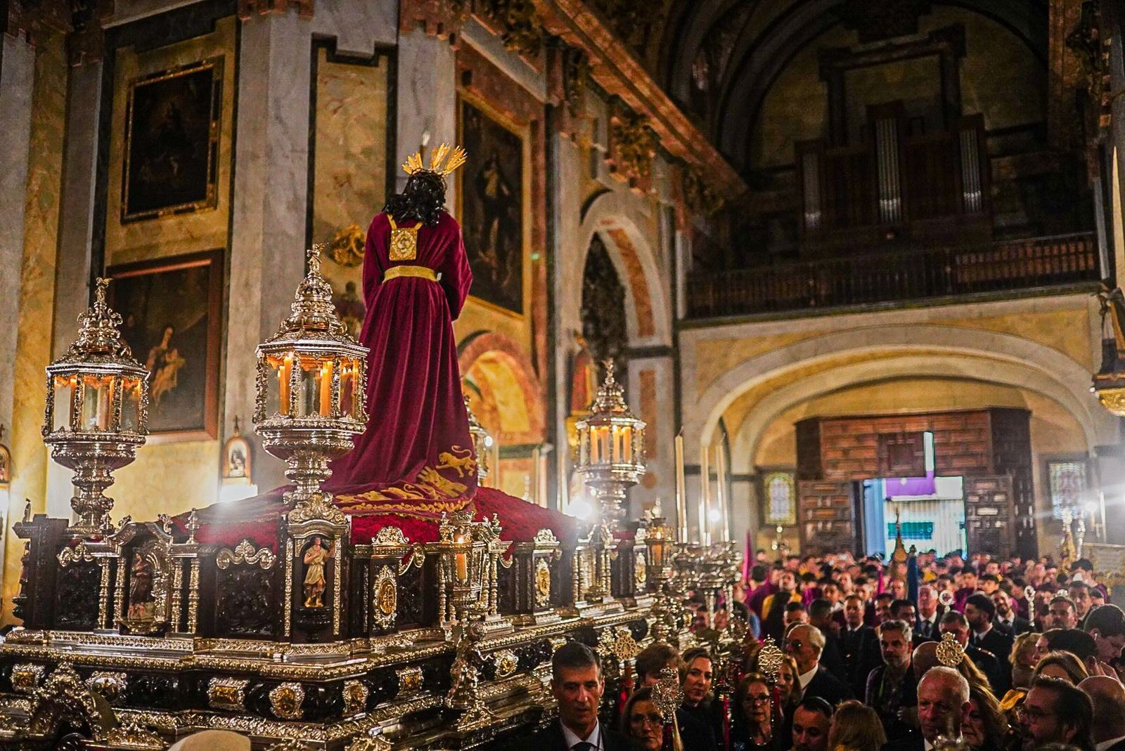 Las mejores fotos del Lunes Santo en Granada