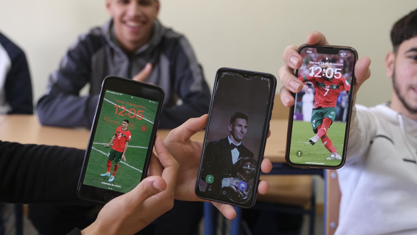 Sus ídolos: Messi y los jugadores de la selección marroquí.