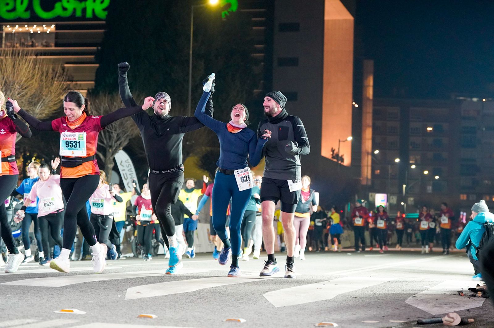 En imágenes: búscate en tu llegada a meta de la Carrera de San Antón 2026 (3)
