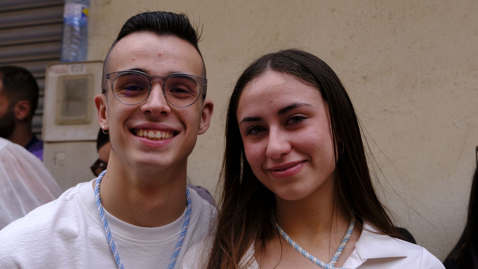 La Procesión de Los Ángeles de sobrepuso a la lluvia, en imágenes