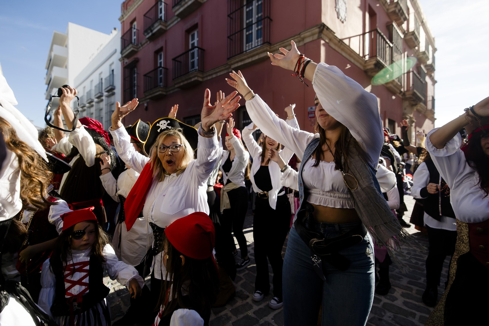 Búscate en las imágenes de la cabalgata de carnaval del Puerto de Santa María