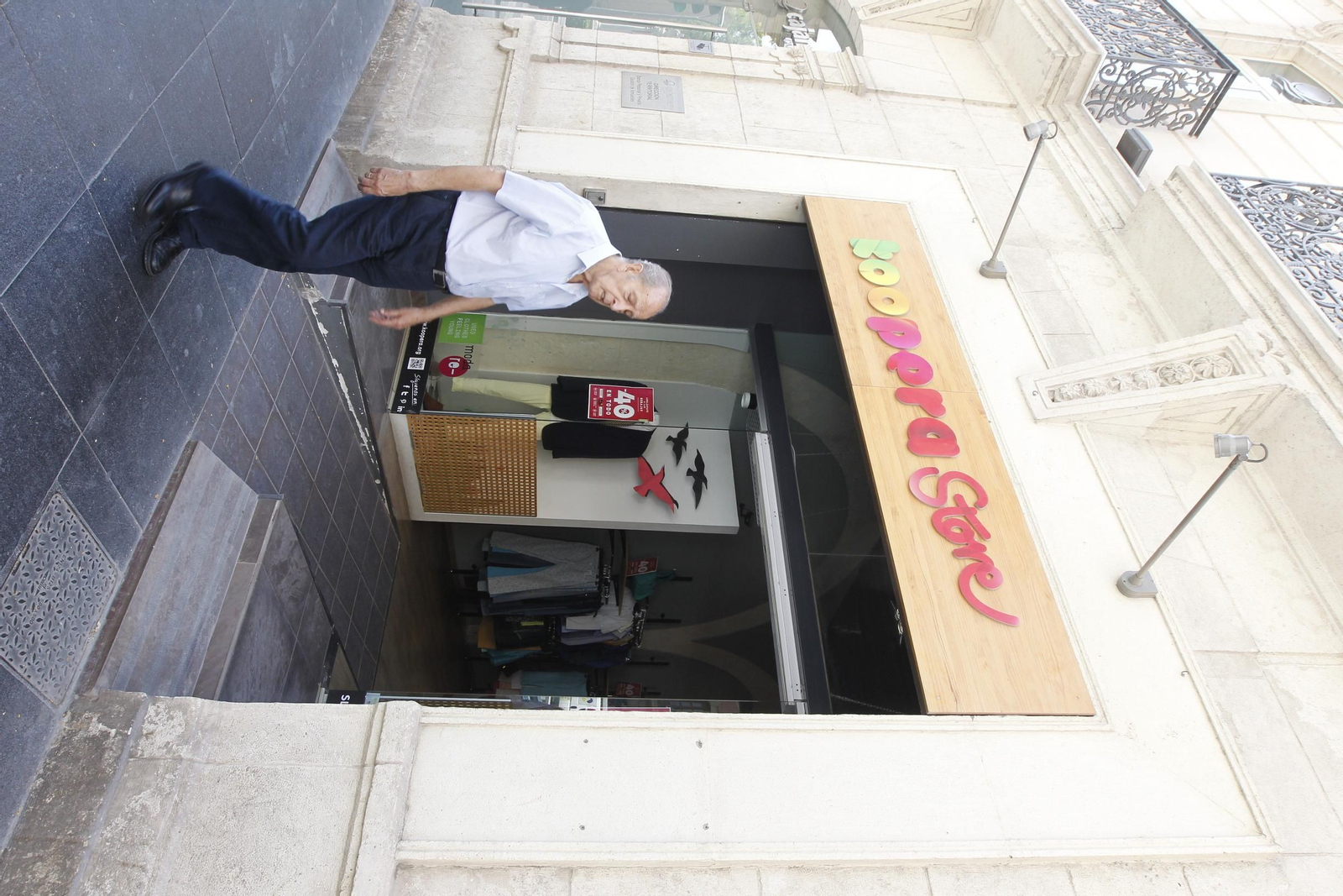 Fotogalería influencers en tienda Koopera Store Caritas Almería