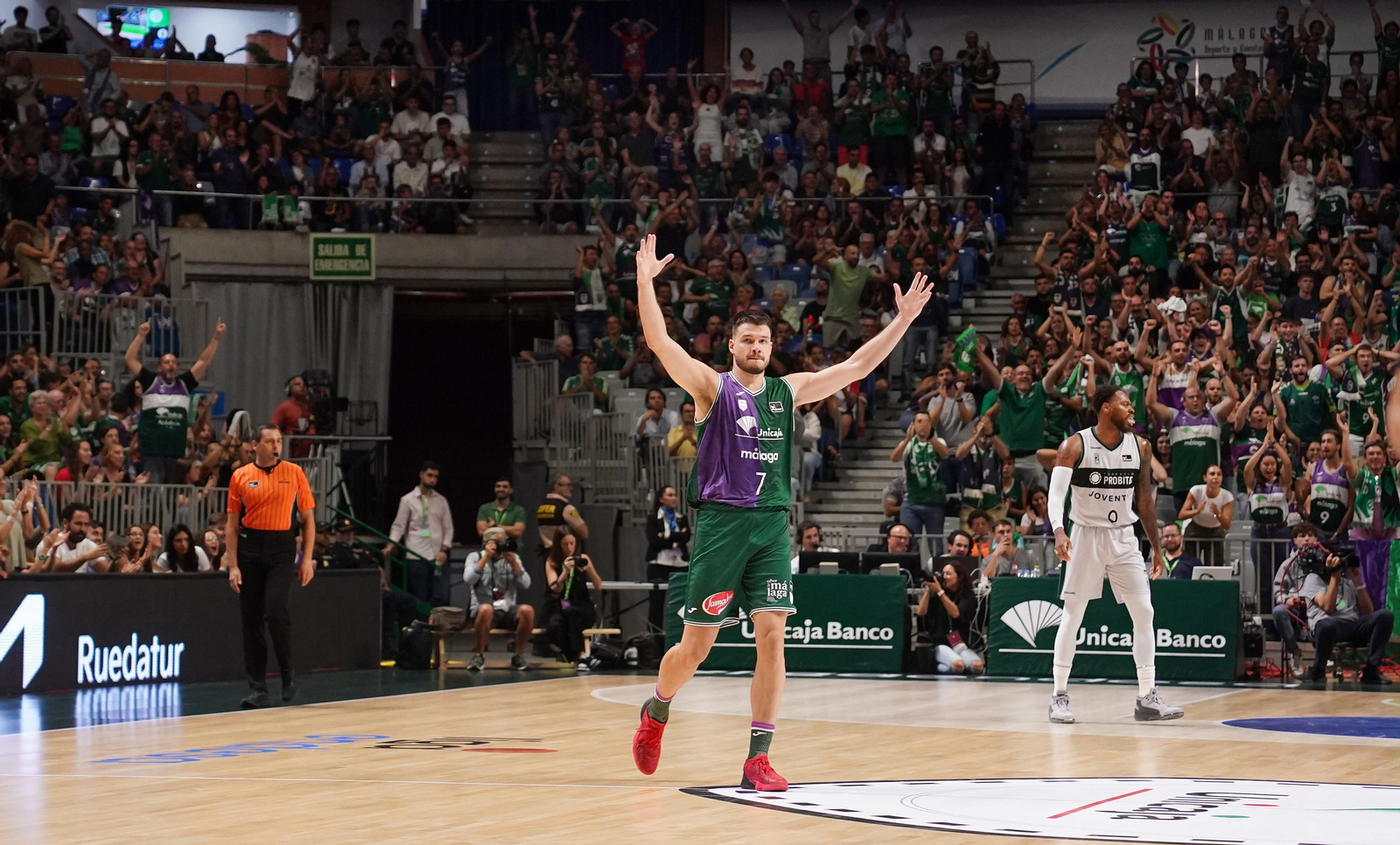 Jonathan Barreiro celebra.