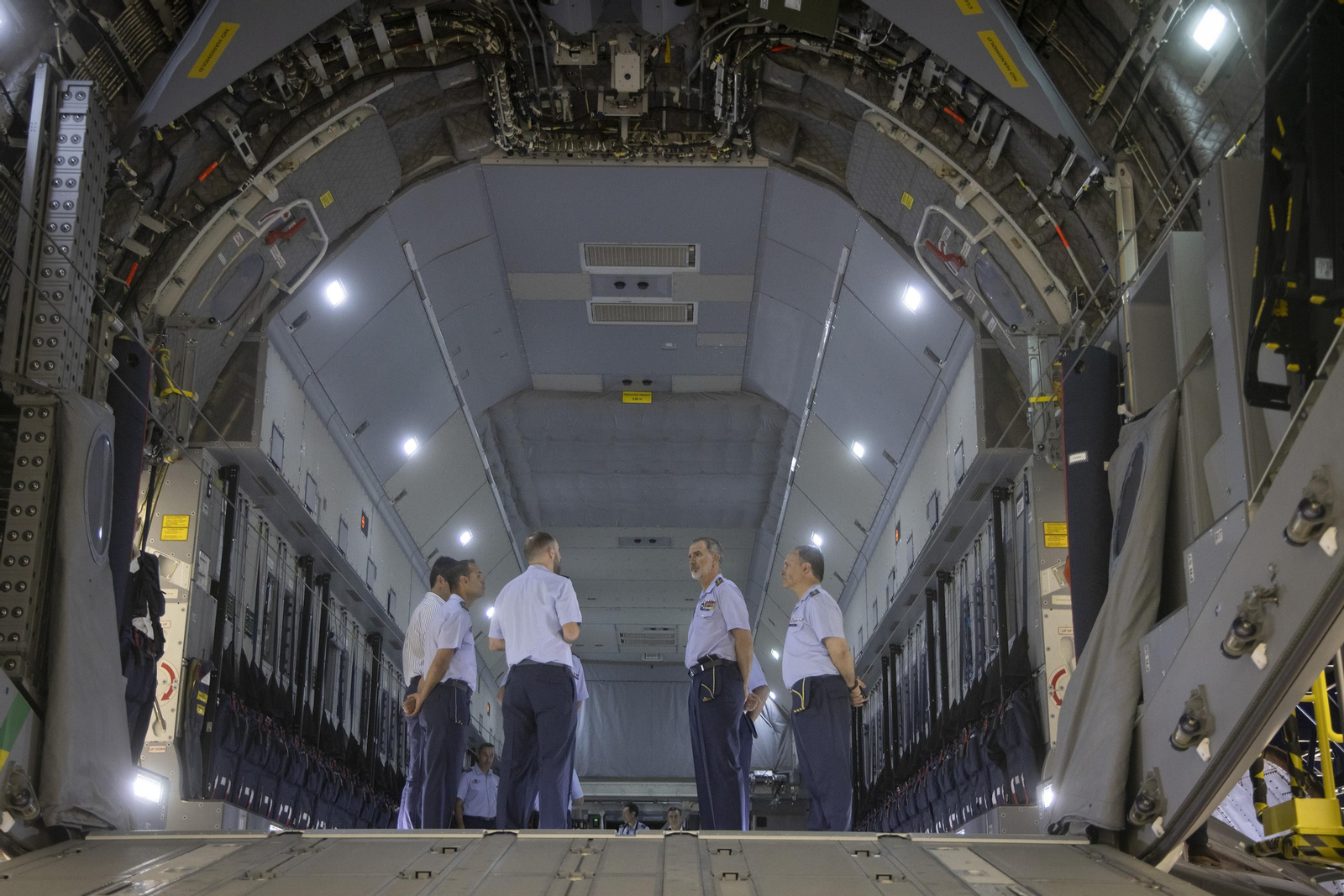 Las fotos de la visita de Felipe VI a la Maestranza Aérea de Sevilla