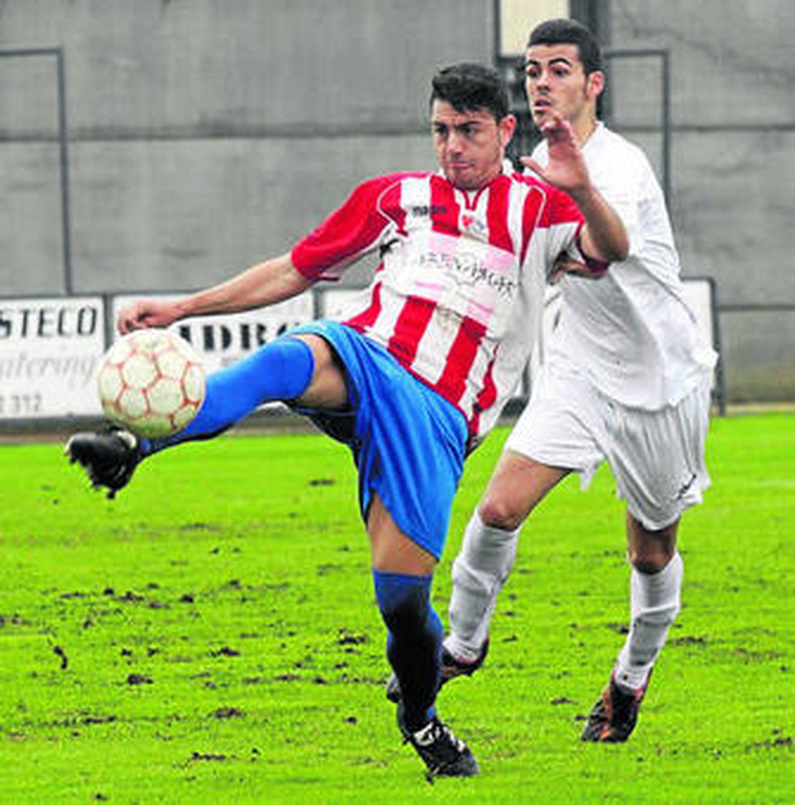 El Arenas perdió una ocasión para ponerse segundo en la tabla.