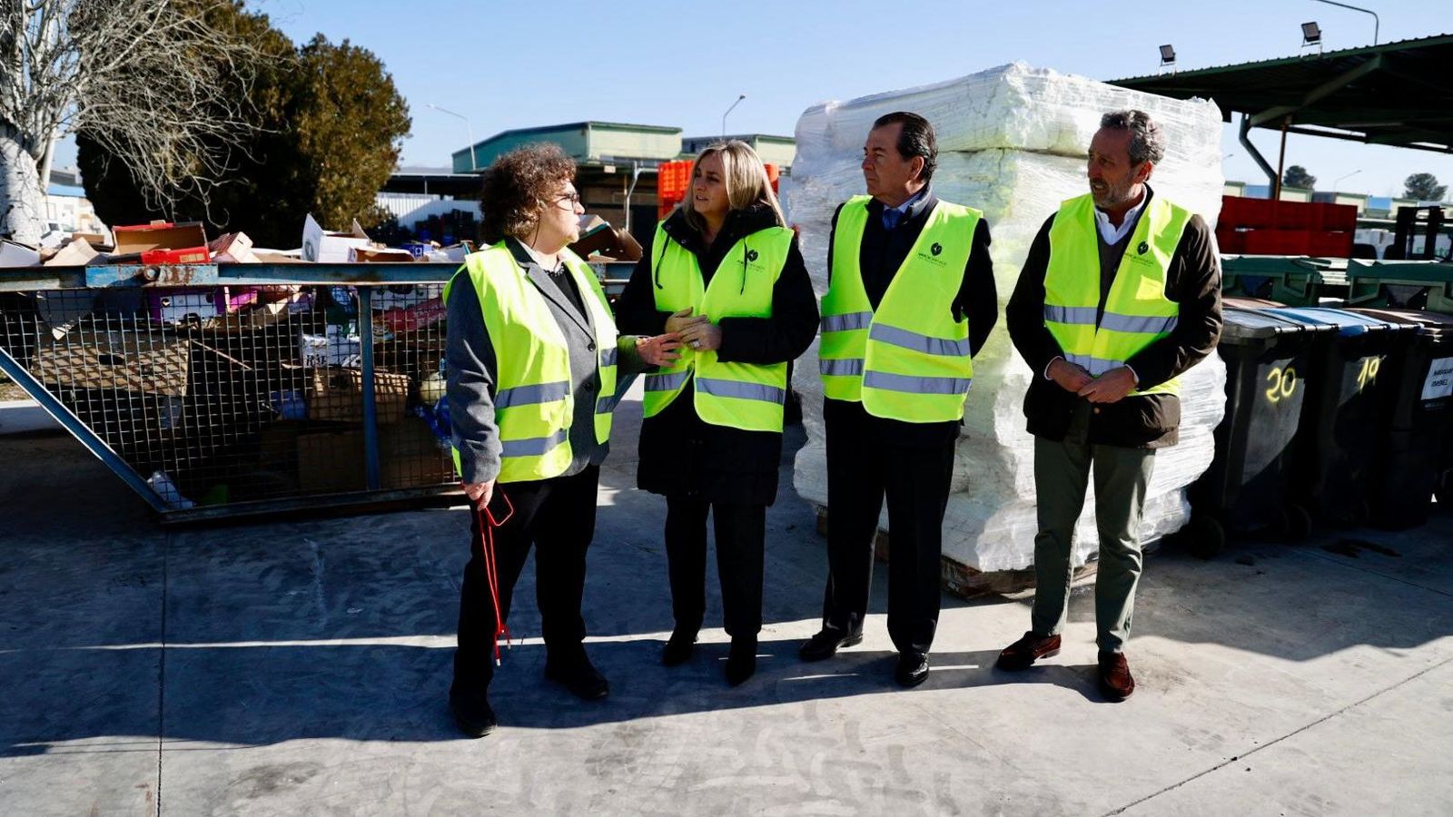 La alcaldesa de Granada, Marifrán Carazo, visita Mercagranada