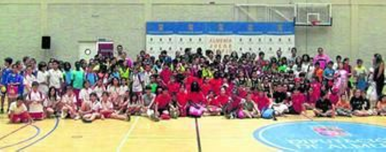 Cientos de niños se reunieron el año pasado en el Moisés Ruiz en las pruebas atléticas.